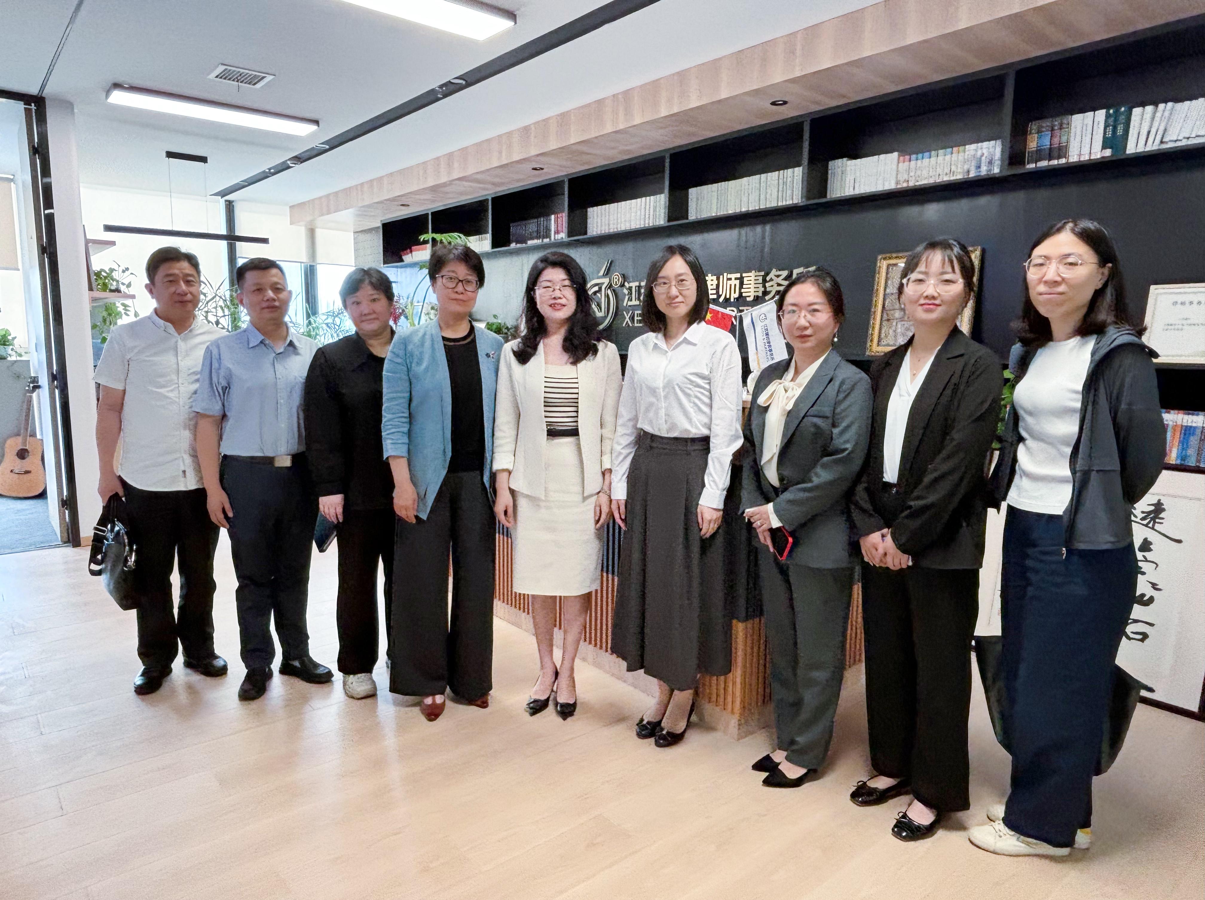 聚焦涉外法律服务：南京市司法局领导莅临耀时所调研指导 | 耀时新闻(图1)