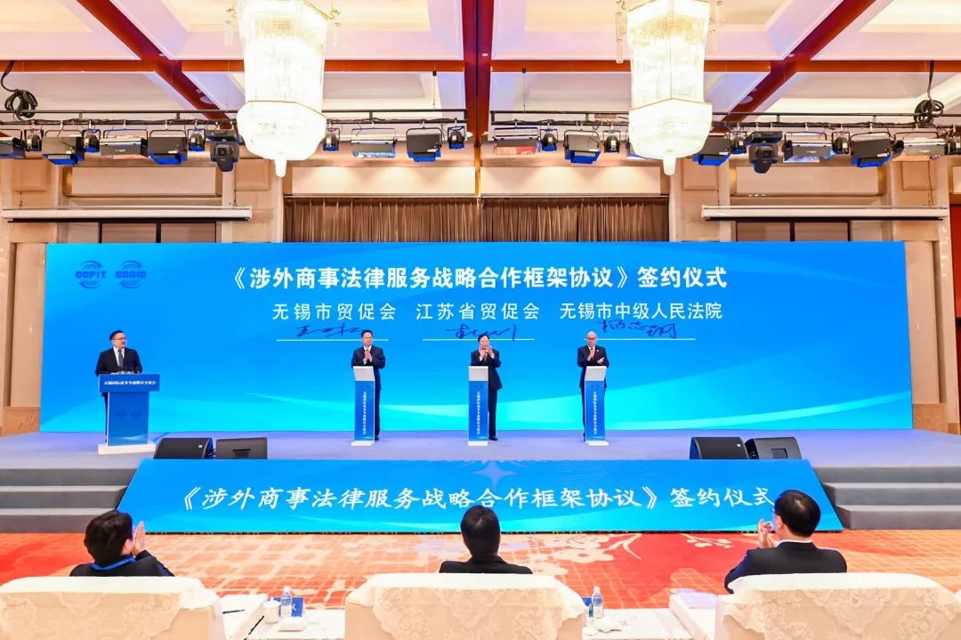 2-2410140T110c3.jpg
